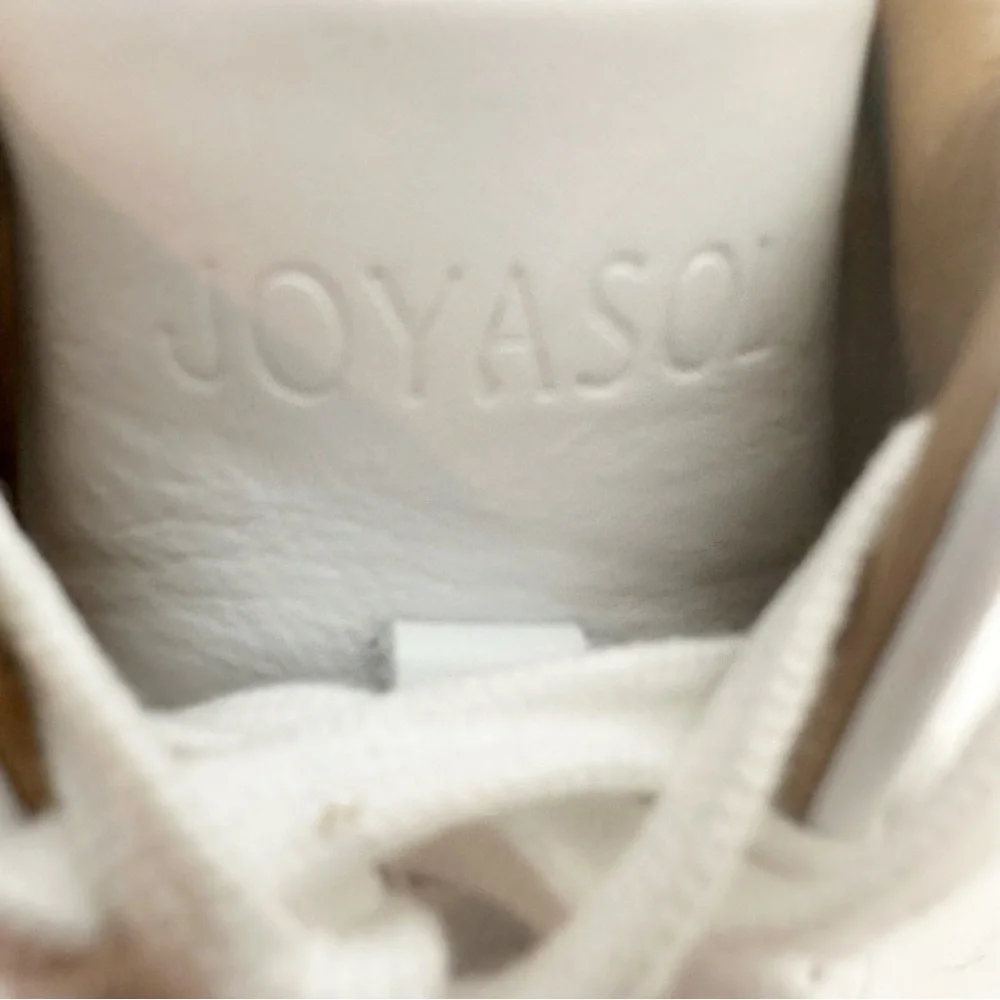 JOYASOL 39/8.5 Paisley White Leather Lace up Sneakers